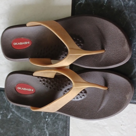 OkabashI Flip Flops Womens Size Medium/6.5-7 Brown Gold Waterproof Thongs Slides - Picture 1 of 3